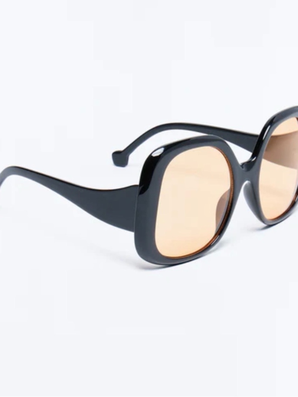Women’s Black Frame Sunglasses with Gradient Pink Lenses - Picture 4 of 4